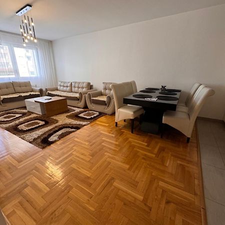 Big Spacious Apartment In Pej Center With Wi-Fi Печ Экстерьер фото